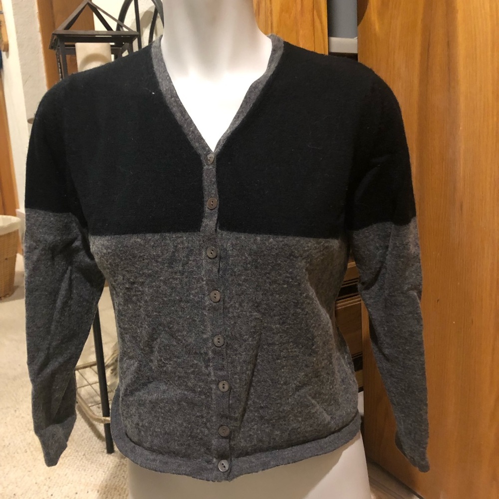 Black & grey cardigan size petite large